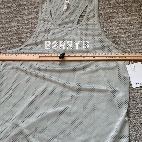Barrys Bootcamp Shirt Mens XL Light Gray Relay Mesh Tank Top Sleeveless - Picture 3 of 6